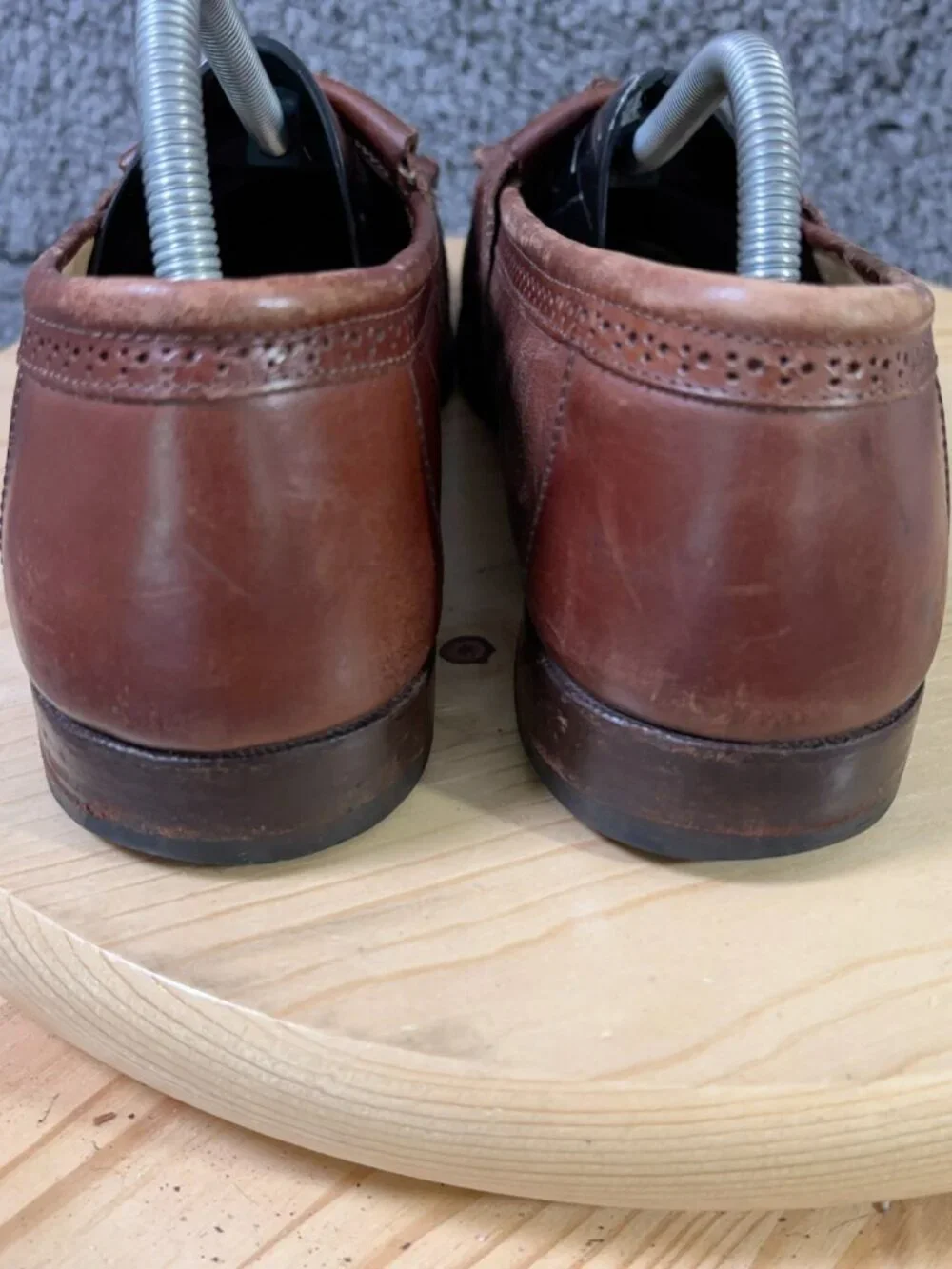 GH Bass Weejuns Loafers Frazier Men Size 9.5 Brown Leather Slip On Kiltie Tassle